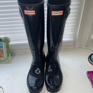 Womens size 7 black Hunter boots